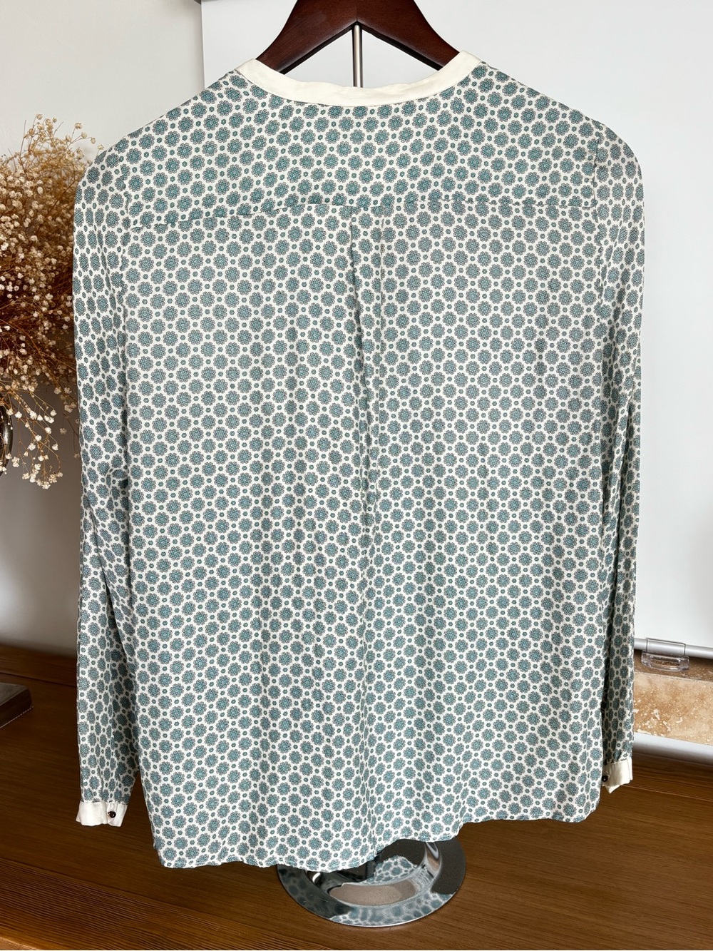 Zara 100% Mulberry Silk Floral Blouse M Ivory Teal Quiet Luxury Autumn Chic Fall - Picture 11 of 16